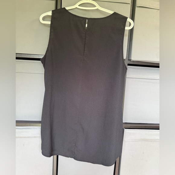 Le Chateau Sleeveless Top - Picture 2 of 4